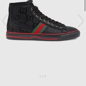 I’m selling my Gucci shoes I don’t use them good condition only use them like 4 Men main image 4